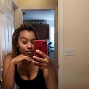 Meet your Posher, Ayla